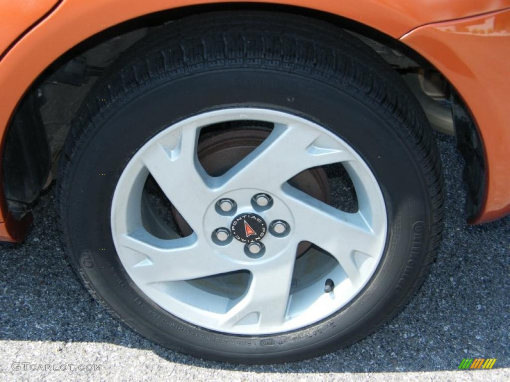 2004 Vibe  - Fusion Orange Metallic / Graphite photo #11