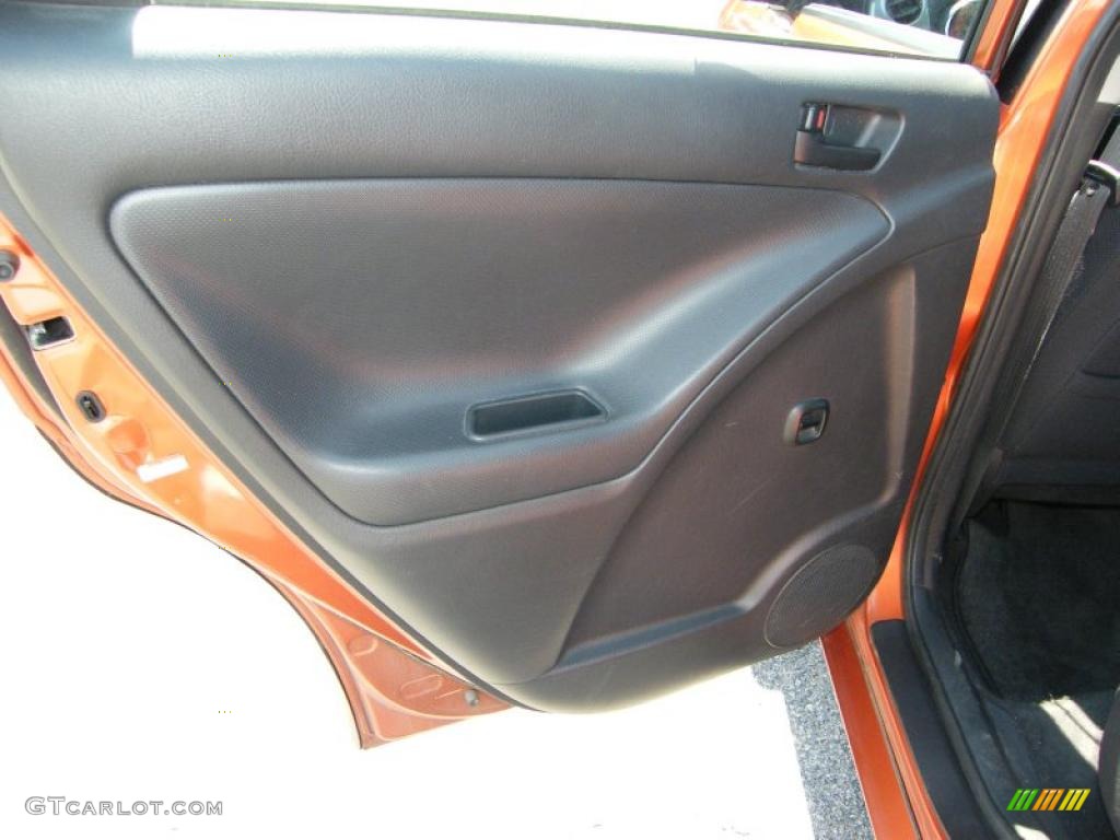 2004 Vibe  - Fusion Orange Metallic / Graphite photo #22