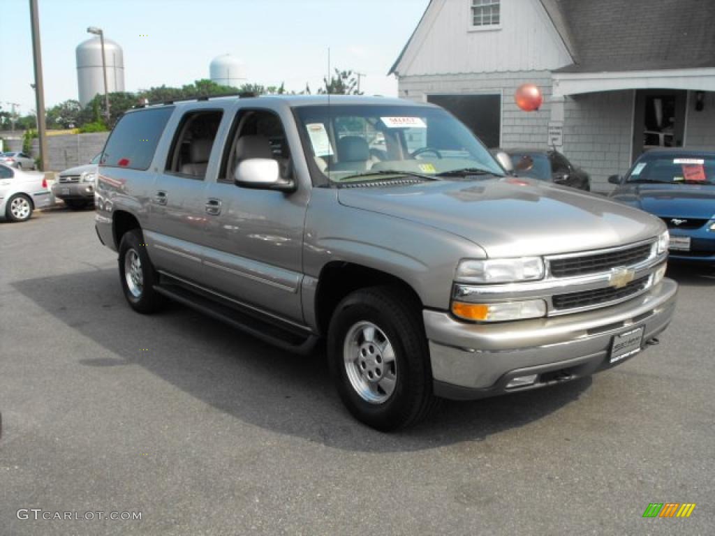 2003 Suburban 1500 LT 4x4 - Light Pewter Metallic / Tan/Neutral photo #3