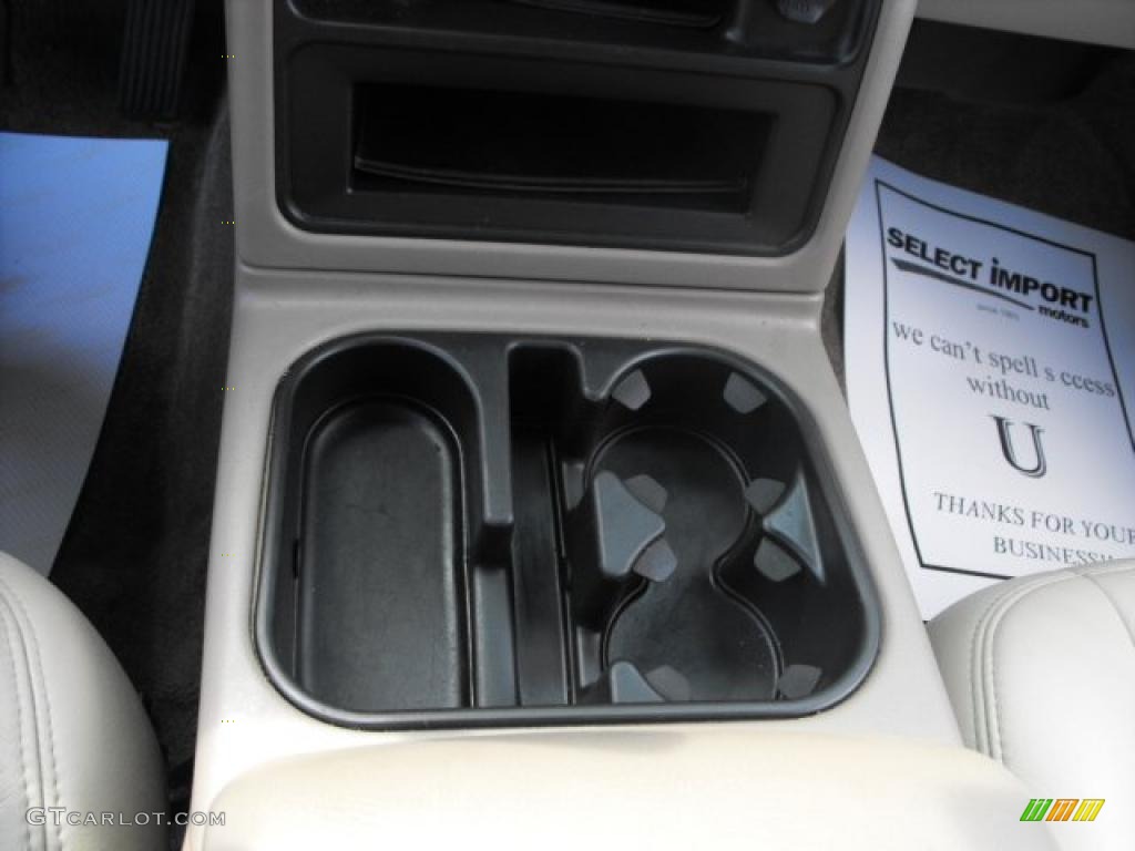 2003 Suburban 1500 LT 4x4 - Light Pewter Metallic / Tan/Neutral photo #14