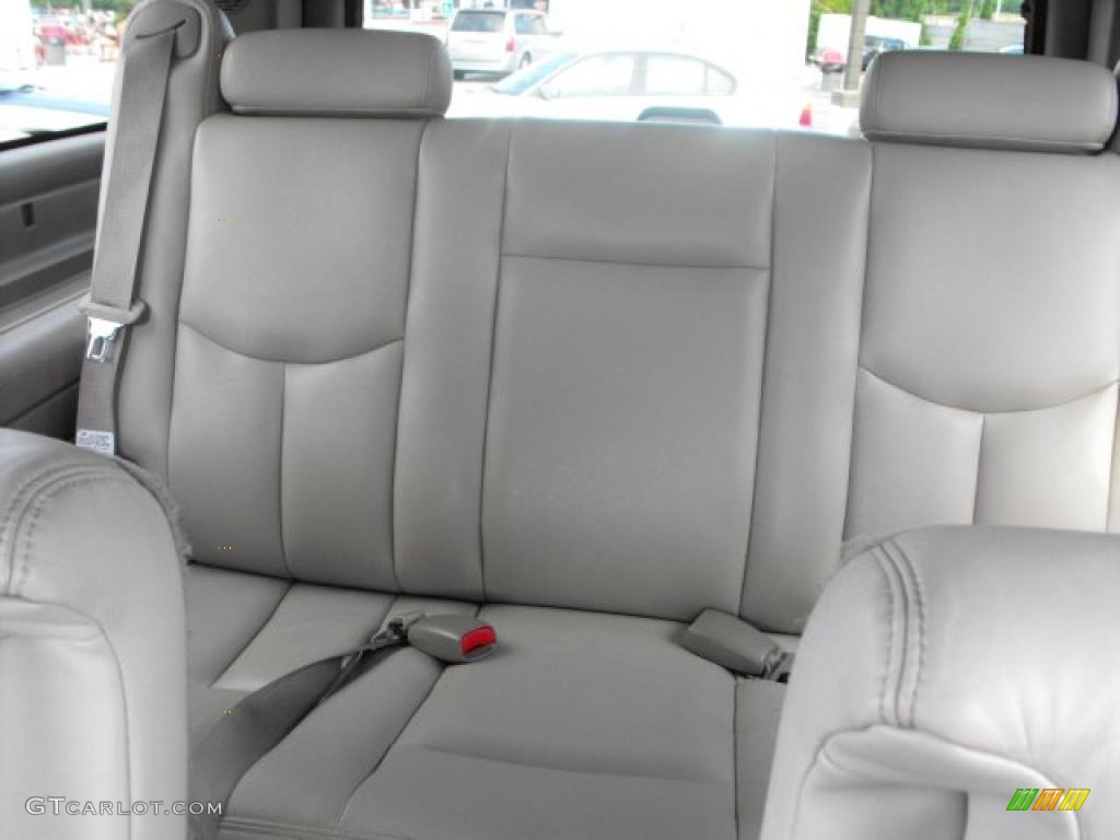 2003 Suburban 1500 LT 4x4 - Light Pewter Metallic / Tan/Neutral photo #18