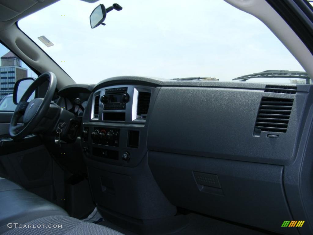 2008 Ram 1500 Big Horn Edition Quad Cab 4x4 - Brilliant Black Crystal Pearl / Medium Slate Gray photo #17
