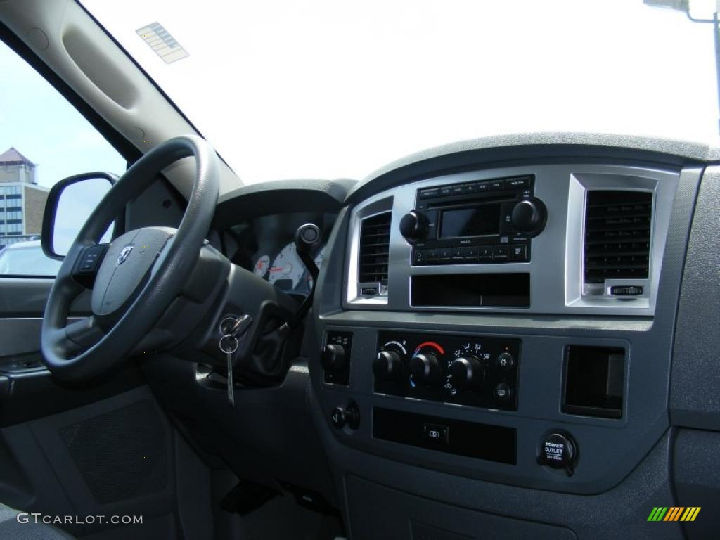 2008 Ram 1500 Big Horn Edition Quad Cab 4x4 - Brilliant Black Crystal Pearl / Medium Slate Gray photo #18