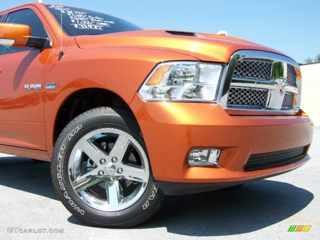 2010 Ram 1500 Sport Quad Cab 4x4 - Mango Tango Pearl / Dark Slate Gray photo #2