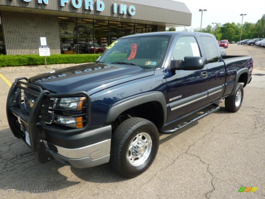 2005 Silverado 2500HD LS Extended Cab 4x4 - Dark Blue Metallic / Dark Charcoal photo #8