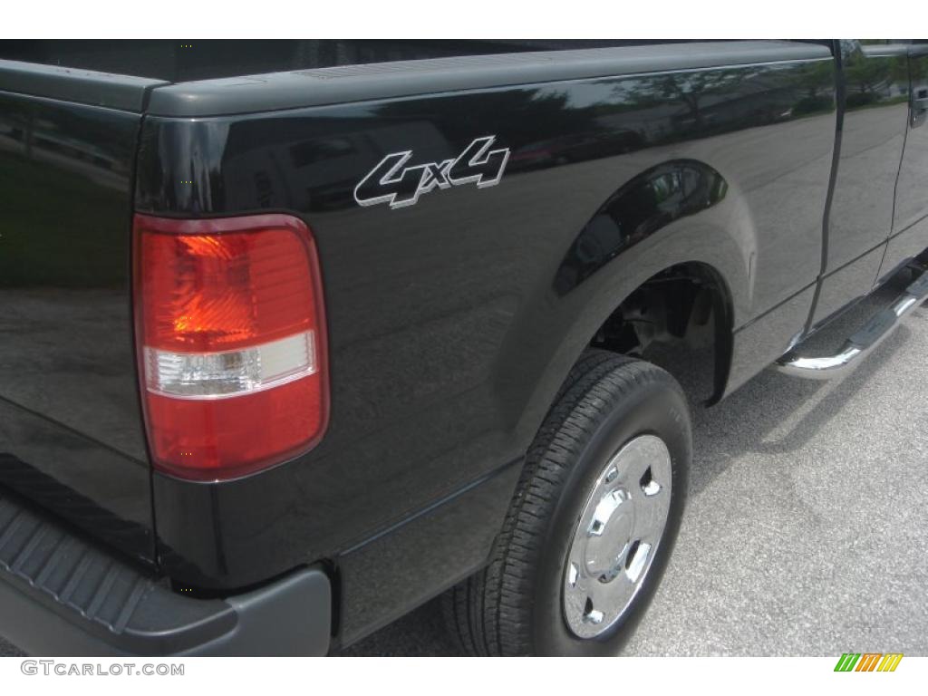 2006 F150 XL SuperCab 4x4 - Black / Medium Flint photo #10