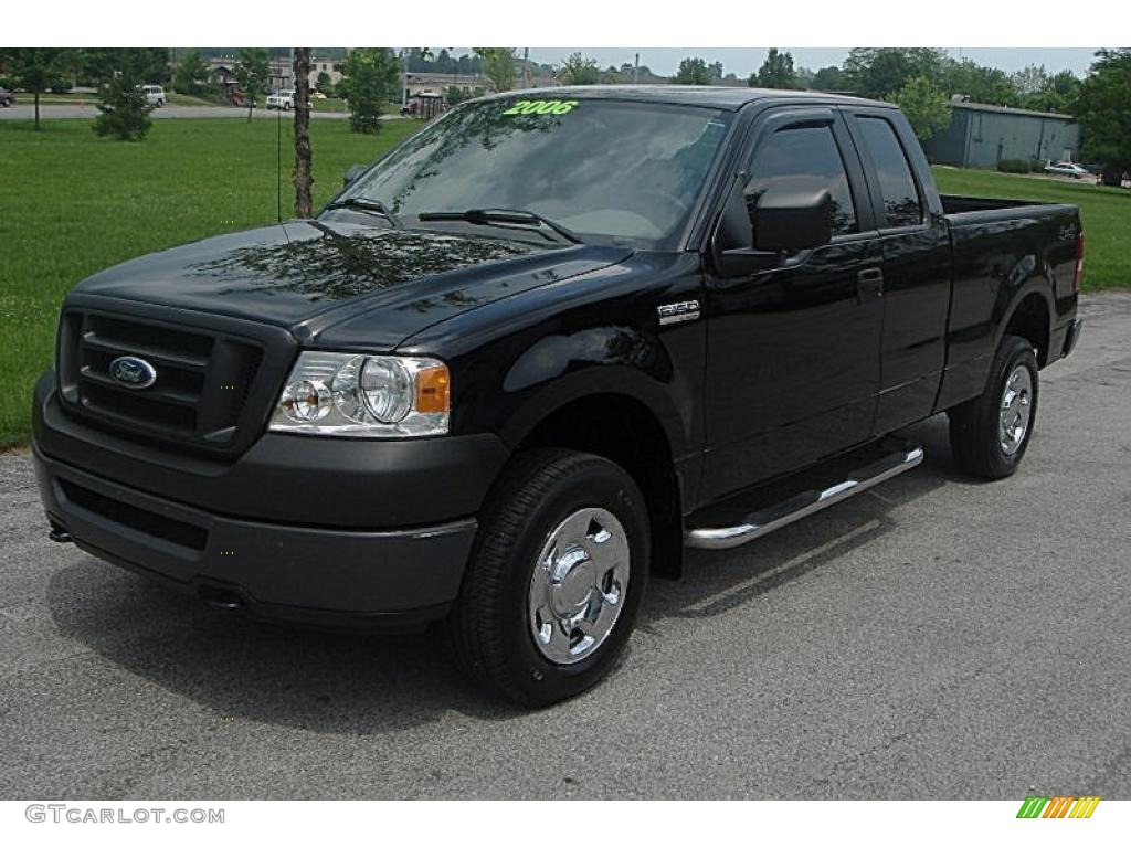 2006 F150 XL SuperCab 4x4 - Black / Medium Flint photo #14