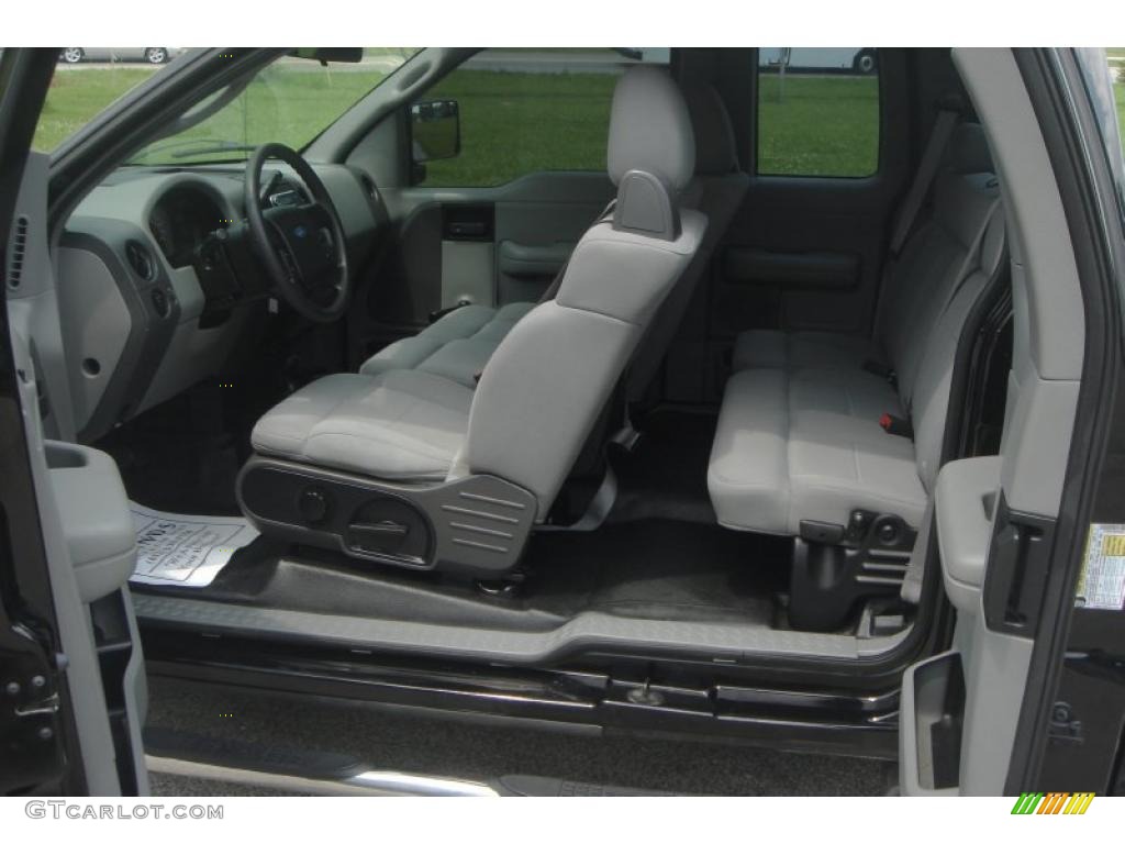 2006 F150 XL SuperCab 4x4 - Black / Medium Flint photo #32