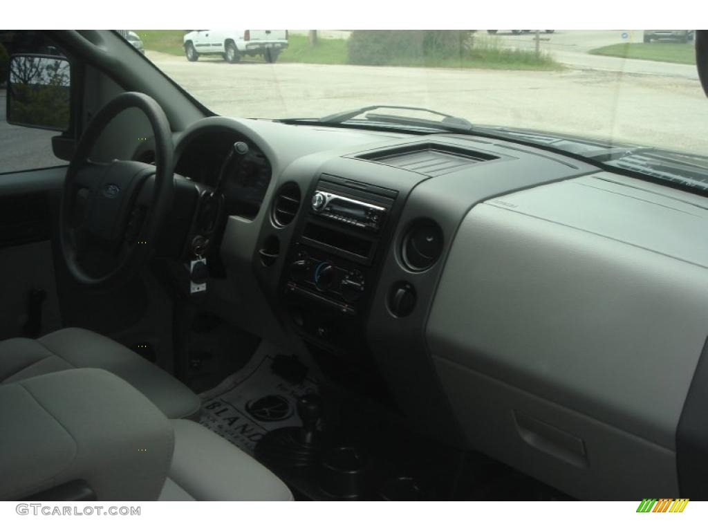 2006 F150 XL SuperCab 4x4 - Black / Medium Flint photo #40