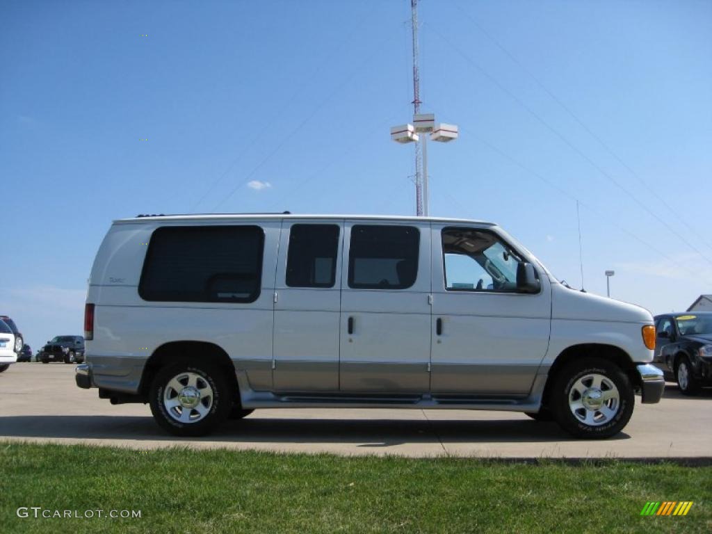 2004 E Series Van E150 Passenger Conversion - Oxford White / Medium Pebble photo #21