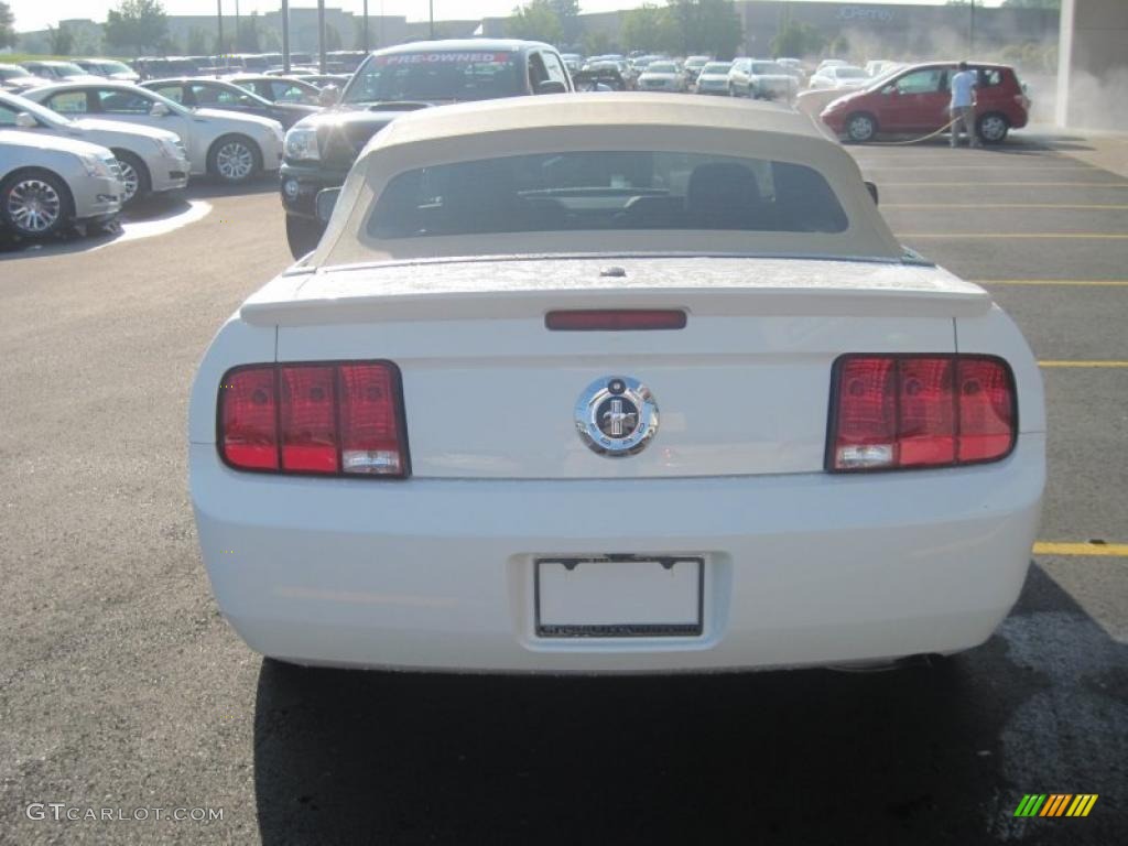 2007 Mustang V6 Premium Convertible - Performance White / Medium Parchment photo #8
