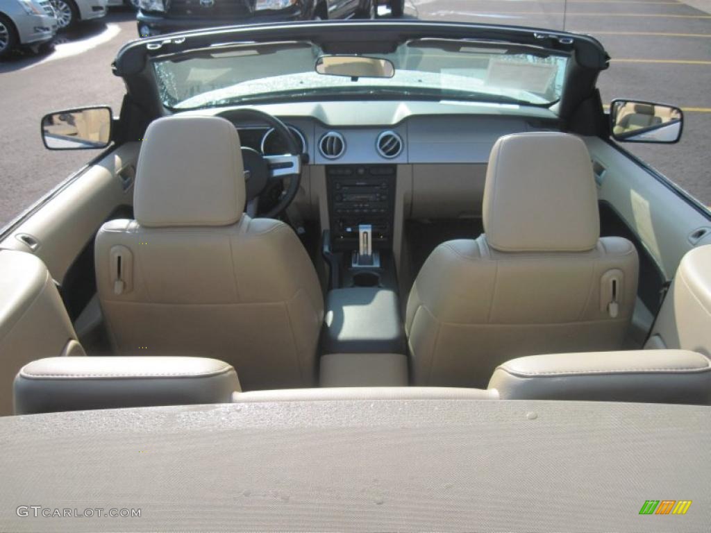 2007 Mustang V6 Premium Convertible - Performance White / Medium Parchment photo #12