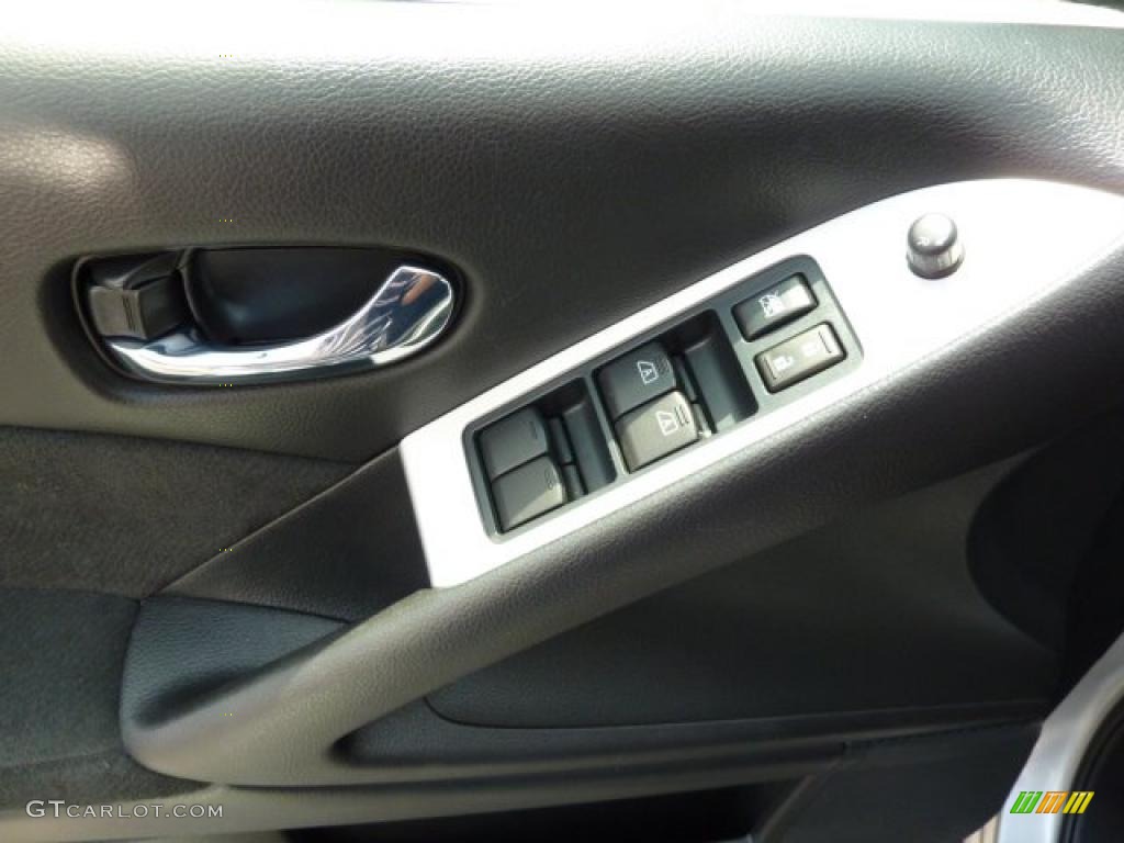 2009 Murano S AWD - Brilliant Silver Metallic / Black photo #11