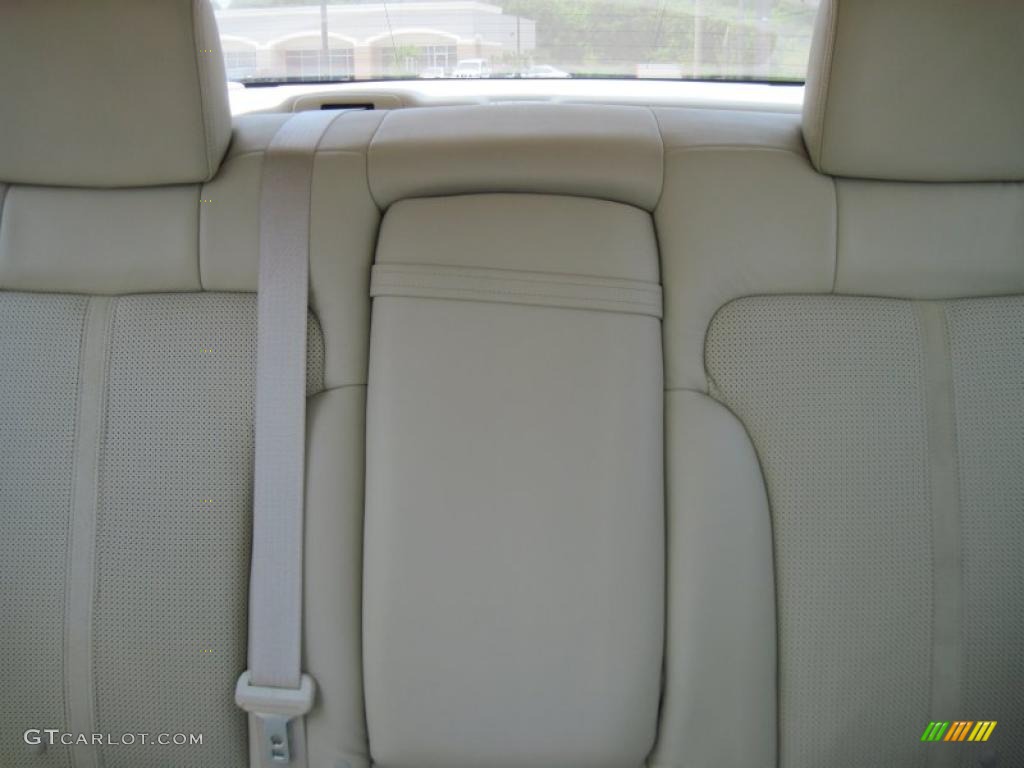2009 MKS Sedan - Tuxedo Black Metallic / Light Camel photo #7