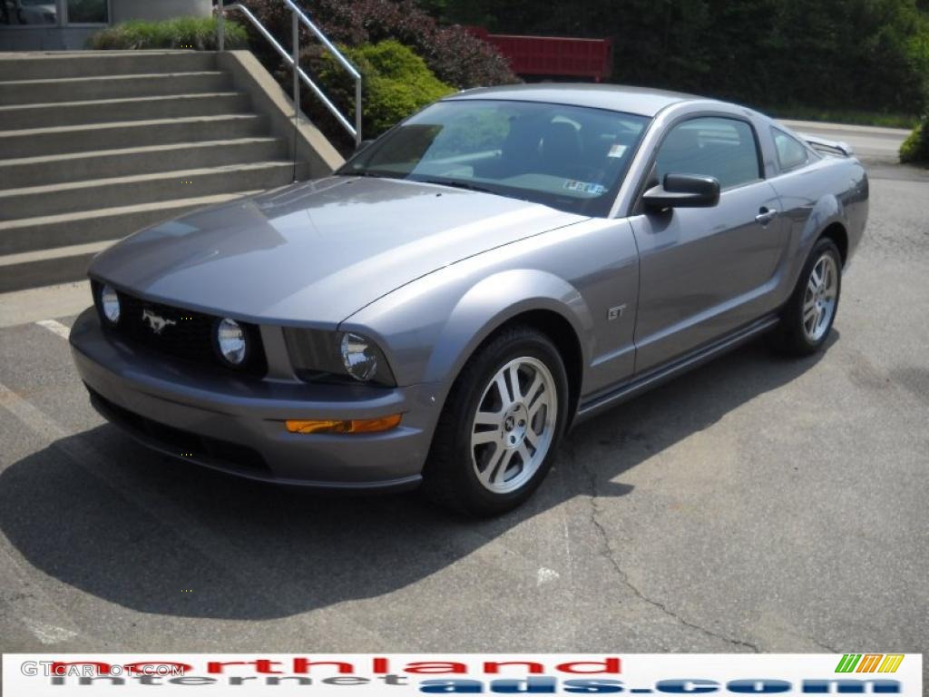 2006 Mustang GT Premium Coupe - Tungsten Grey Metallic / Dark Charcoal photo #2