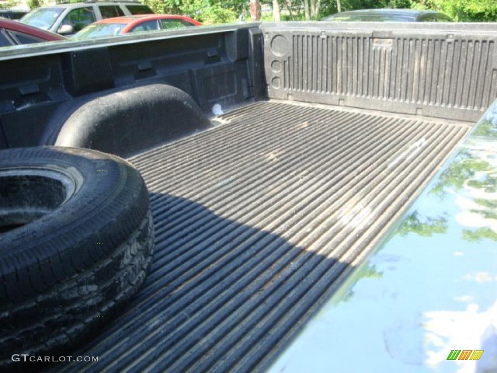 2004 Silverado 1500 Regular Cab 4x4 - Summit White / Dark Charcoal photo #8