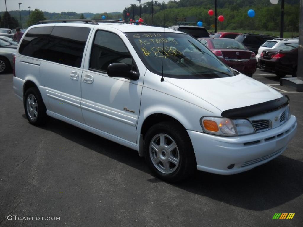 2002 Silhouette GLS AWD - Arctic White / Beige photo #3