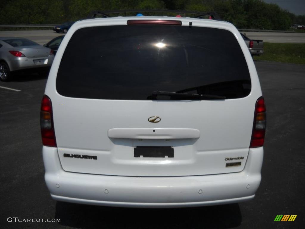 2002 Silhouette GLS AWD - Arctic White / Beige photo #6