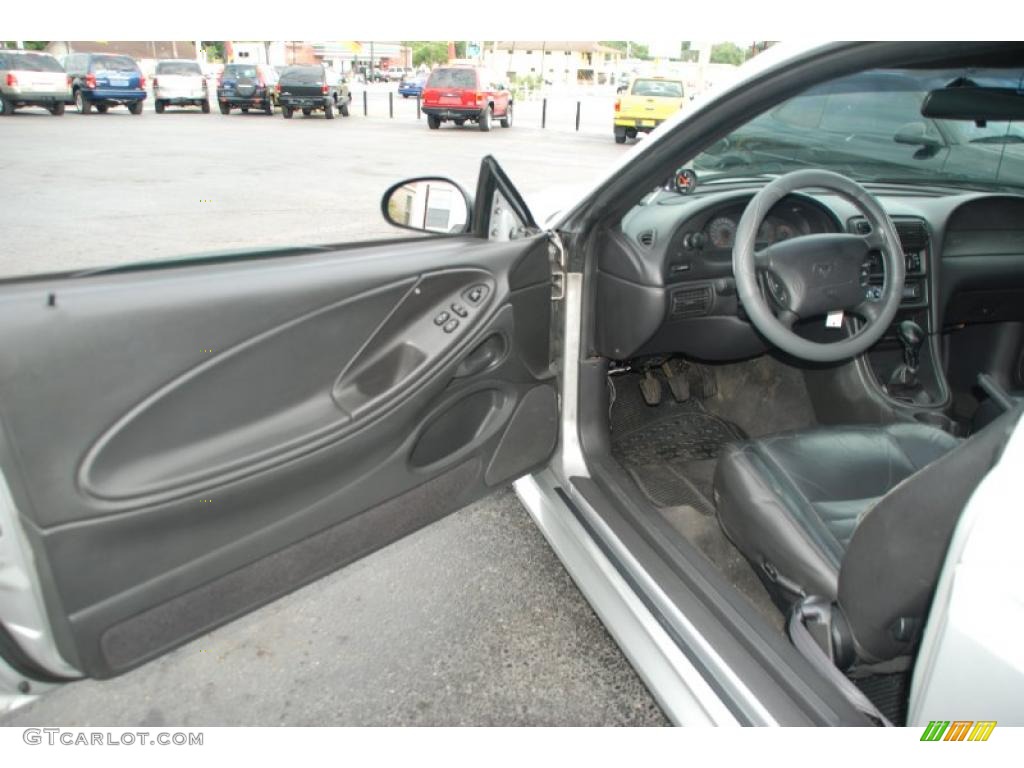 2000 Mustang GT Coupe - Silver Metallic / Dark Charcoal photo #15