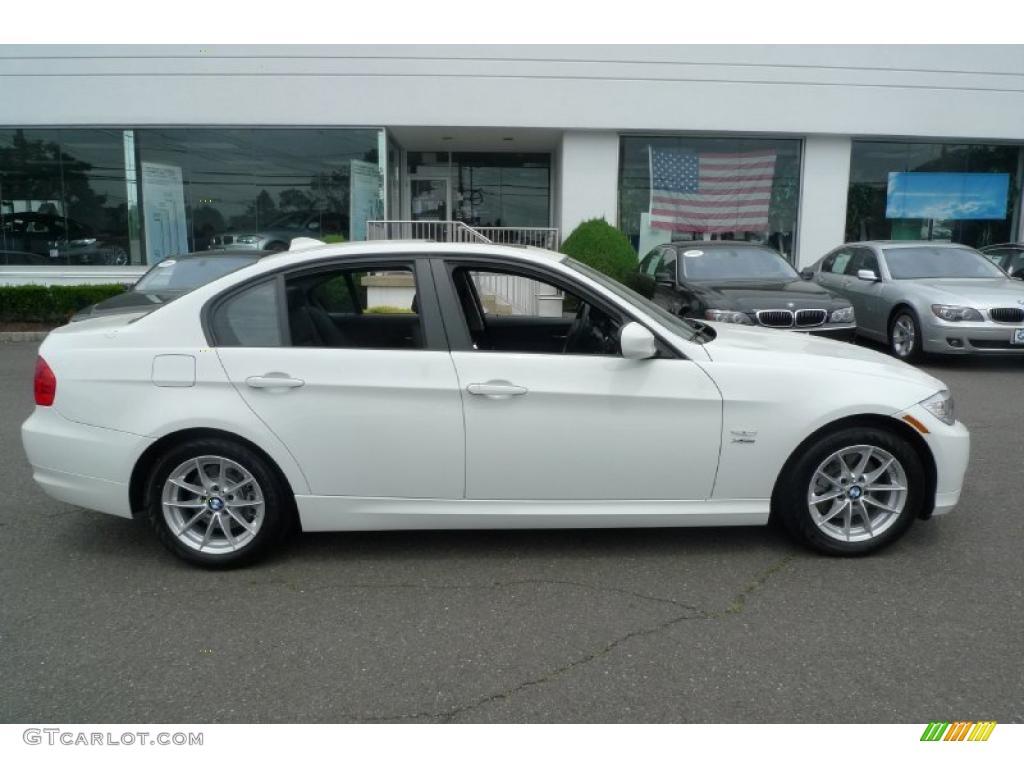2010 3 Series 328i xDrive Sedan - Alpine White / Black photo #2
