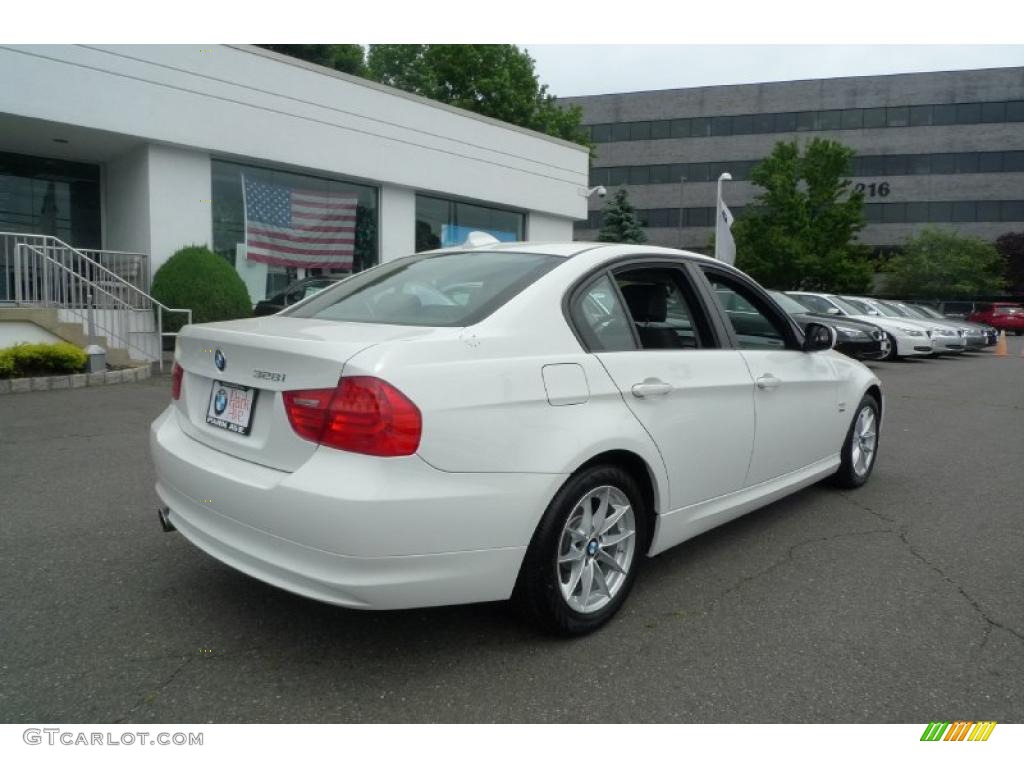 2010 3 Series 328i xDrive Sedan - Alpine White / Black photo #3