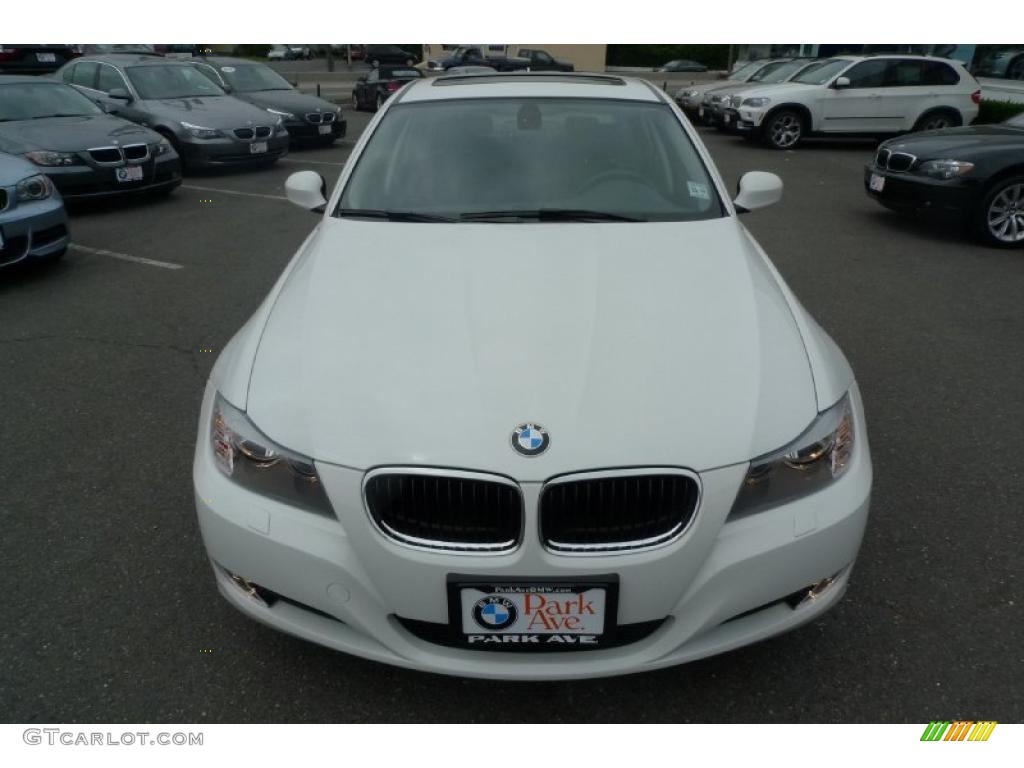 2010 3 Series 328i xDrive Sedan - Alpine White / Black photo #12