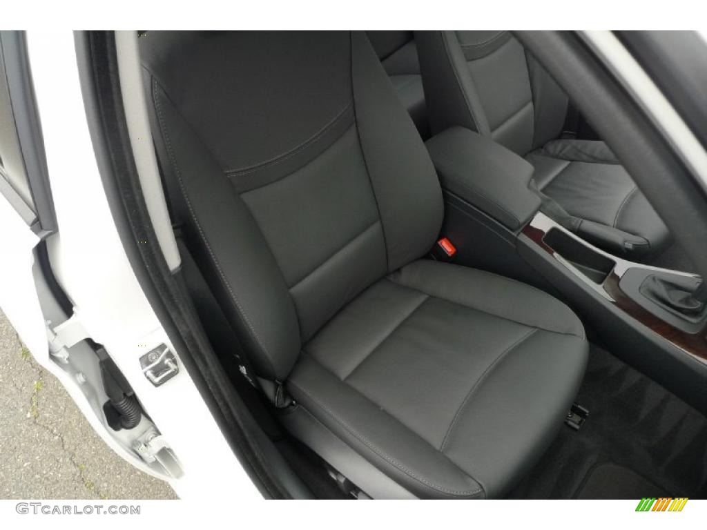 2010 3 Series 328i xDrive Sedan - Alpine White / Black photo #32