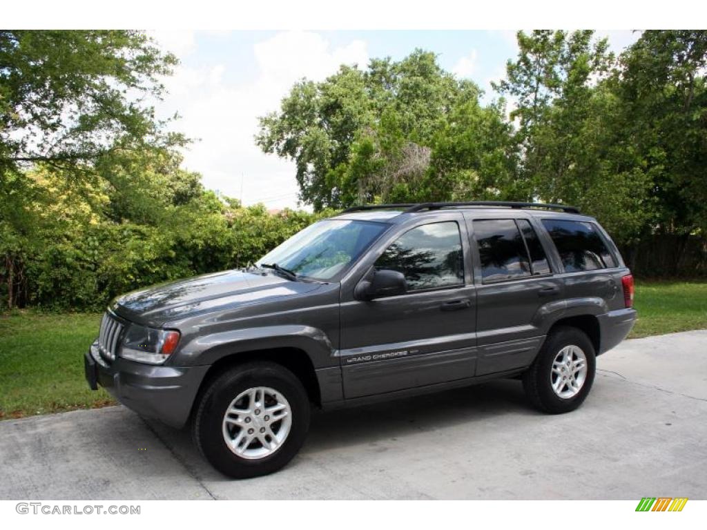2004 Grand Cherokee Laredo 4x4 - Graphite Metallic / Dark Slate Gray photo #2