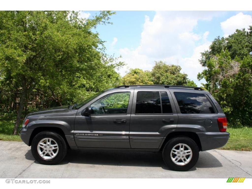 2004 Grand Cherokee Laredo 4x4 - Graphite Metallic / Dark Slate Gray photo #3