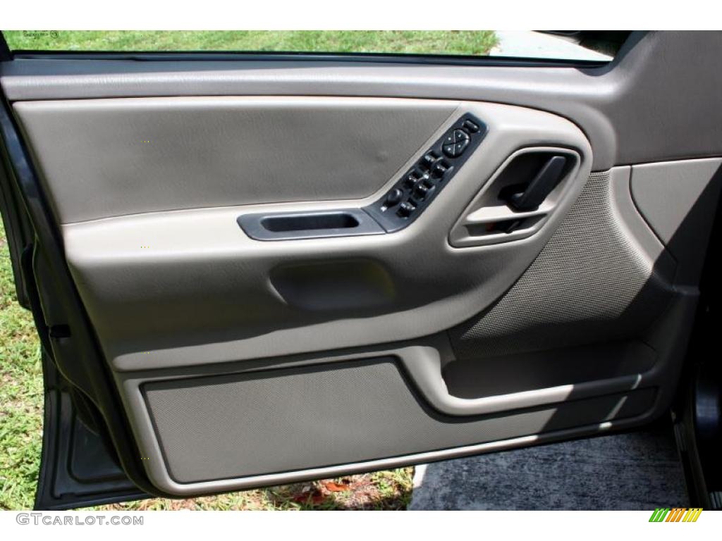 2004 Grand Cherokee Laredo 4x4 - Graphite Metallic / Dark Slate Gray photo #27