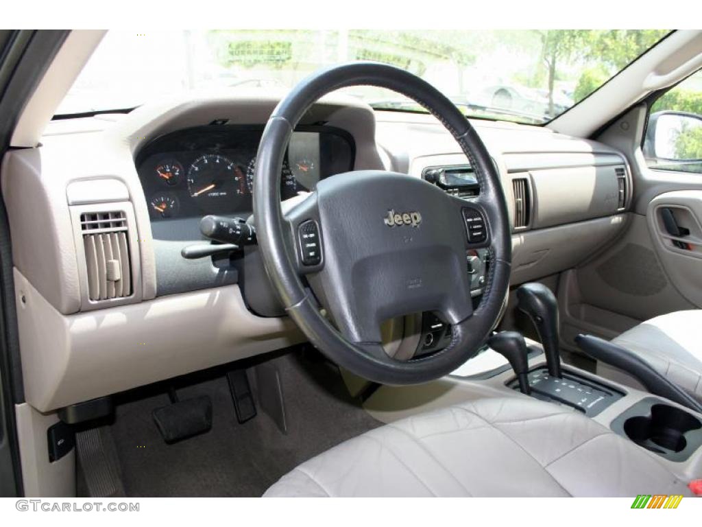 2004 Grand Cherokee Laredo 4x4 - Graphite Metallic / Dark Slate Gray photo #59