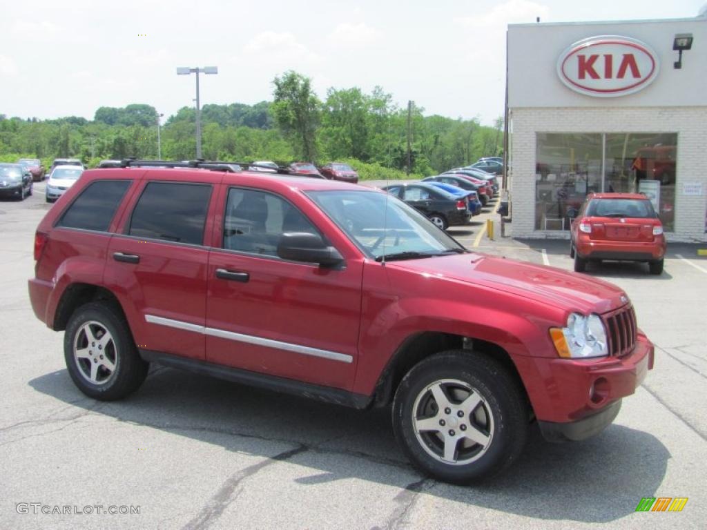 2005 Grand Cherokee Laredo 4x4 - Inferno Red Crystal Pearl / Medium Slate Gray photo #1