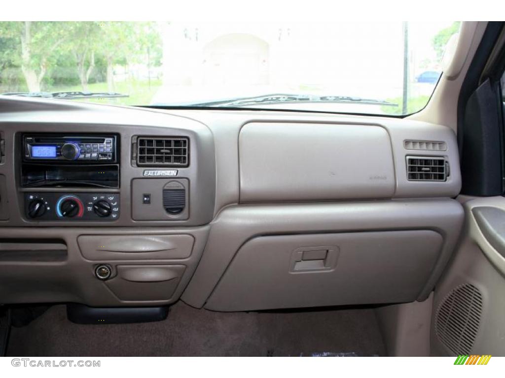 2000 Excursion XLT 4x4 - Arizona Beige Metallic / Medium Parchment photo #74
