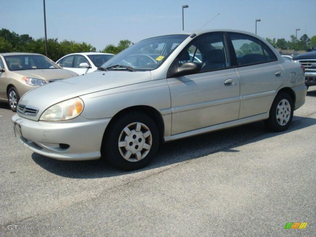 2001 Rio Sedan - Light Silver / Gray photo #2