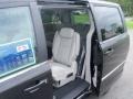 2010 Brilliant Black Crystal Pearl Chrysler Town & Country Touring  photo #18