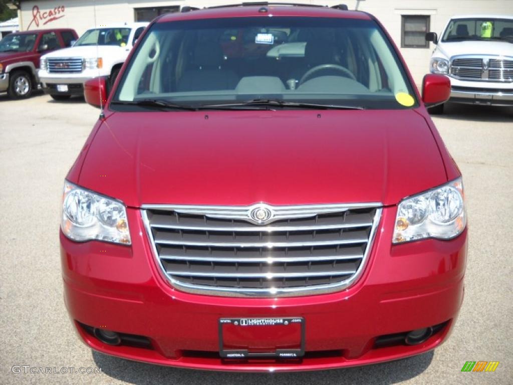 2008 Town & Country Touring - Inferno Red Crystal Pearlcoat / Medium Slate Gray/Light Shale photo #4
