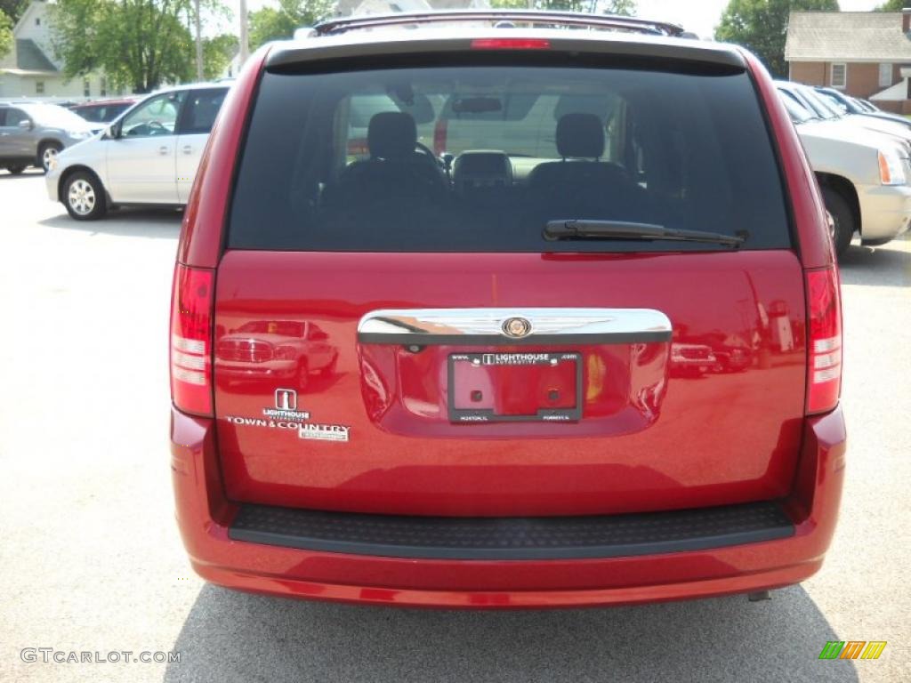 2008 Town & Country Touring - Inferno Red Crystal Pearlcoat / Medium Slate Gray/Light Shale photo #8