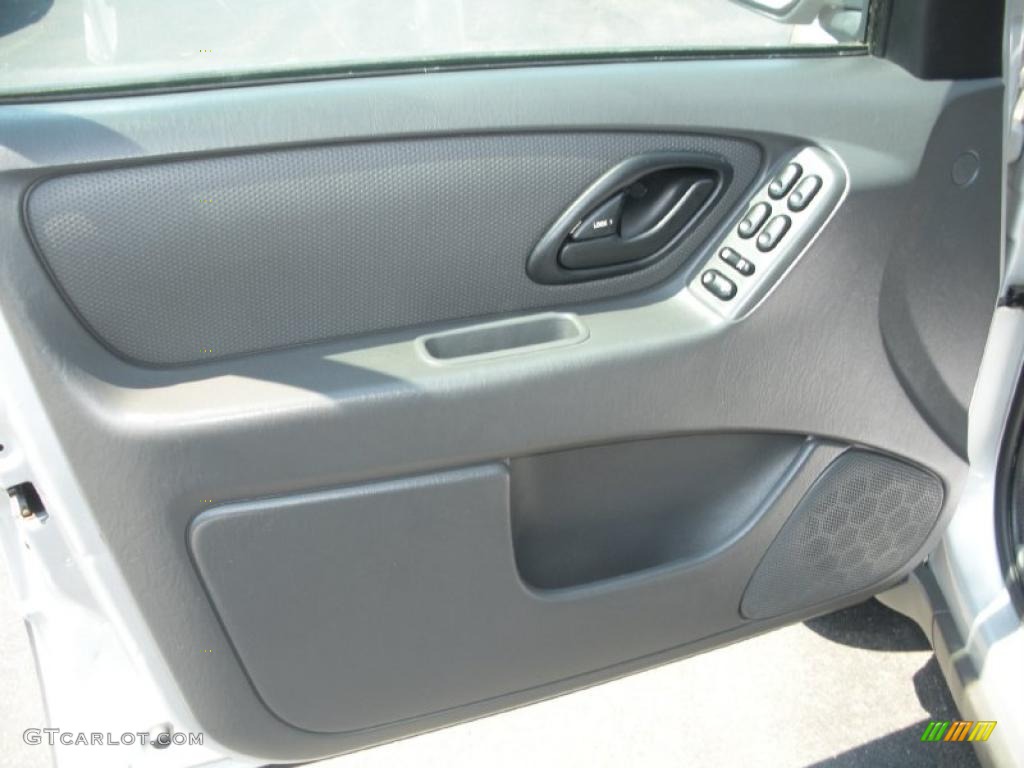 2005 Escape XLS - Silver Metallic / Medium/Dark Flint Grey photo #10