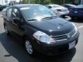 Super Black - Versa 1.8 SL Hatchback Photo No. 3