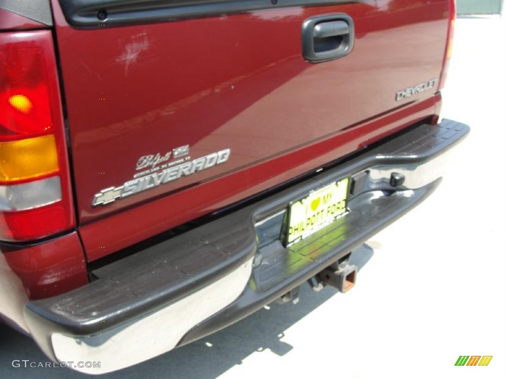 2002 Silverado 1500 LS Extended Cab - Dark Carmine Red Metallic / Graphite Gray photo #21