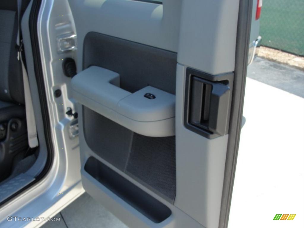 2006 F150 XLT SuperCab - Silver Metallic / Medium/Dark Flint photo #34