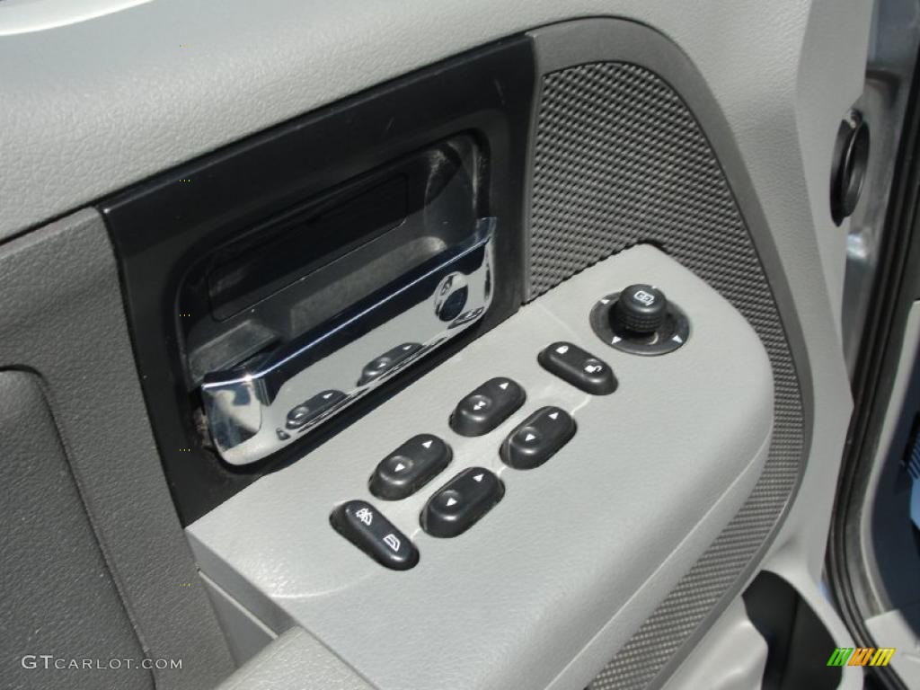 2006 F150 XLT SuperCab - Silver Metallic / Medium/Dark Flint photo #37