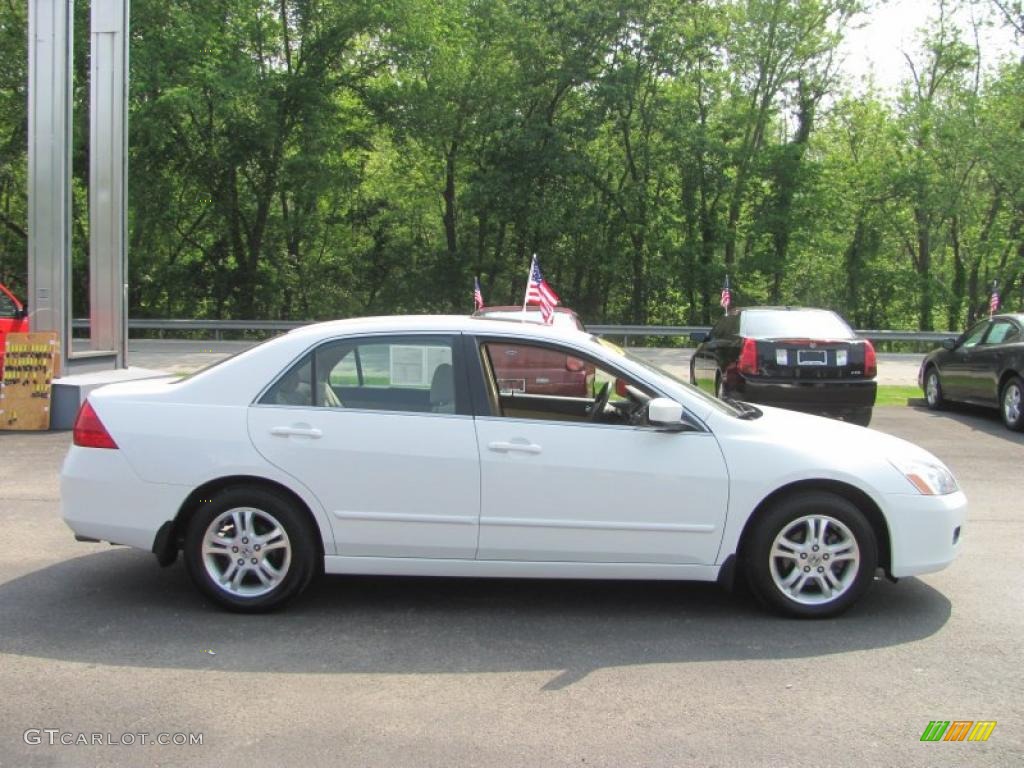 2007 Accord EX Sedan - Taffeta White / Ivory photo #11