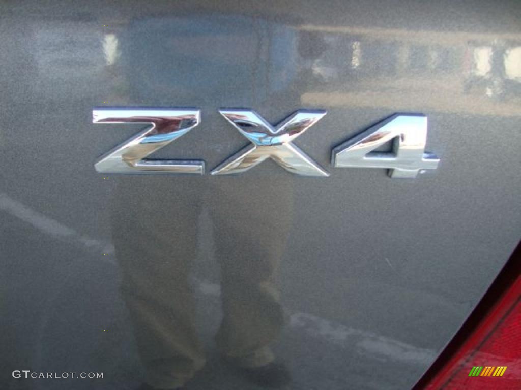 2006 Focus ZX4 SE Sedan - Liquid Grey Metallic / Dark Flint/Light Flint photo #29