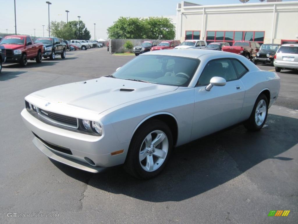 2010 Challenger SE - Bright Silver Metallic / Dark Slate Gray photo #1