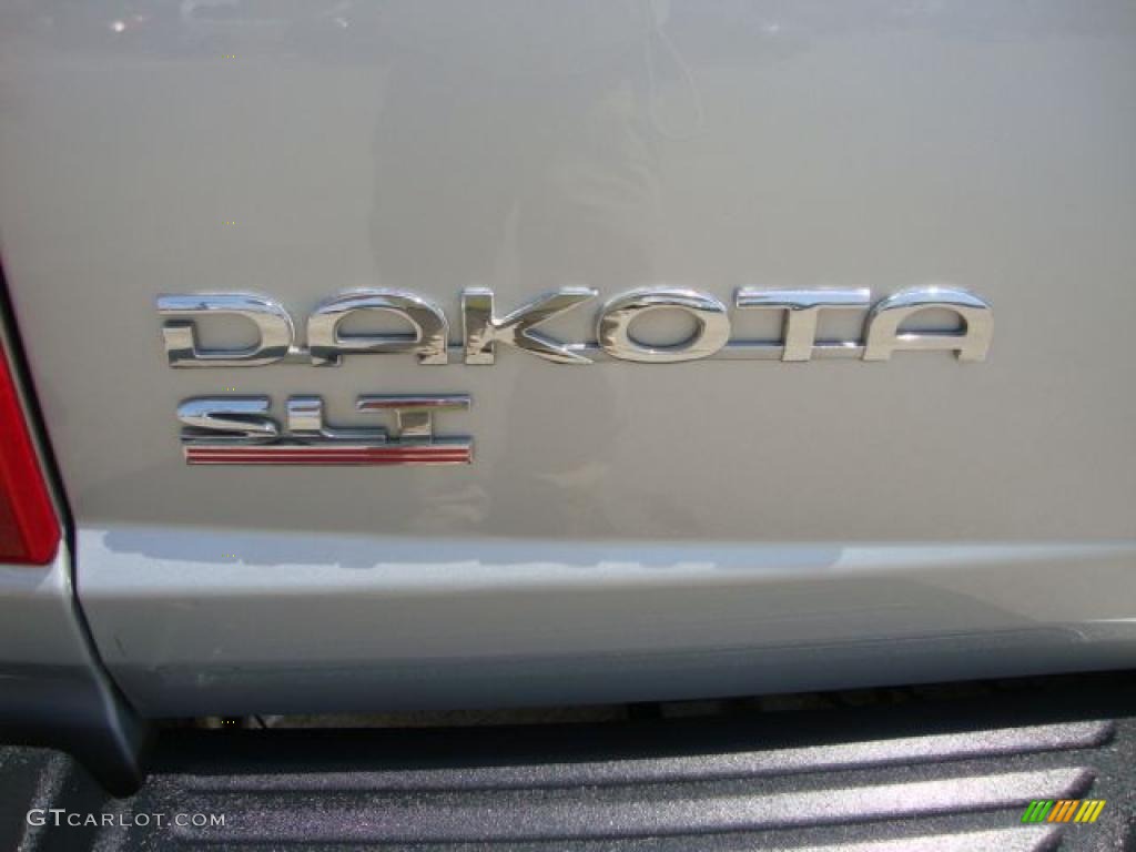 2005 Dakota SLT Quad Cab 4x4 - Bright Silver Metallic / Medium Slate Gray photo #28