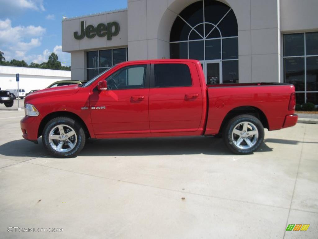 2010 Ram 1500 Sport Crew Cab - Flame Red / Dark Slate/Medium Graystone photo #3