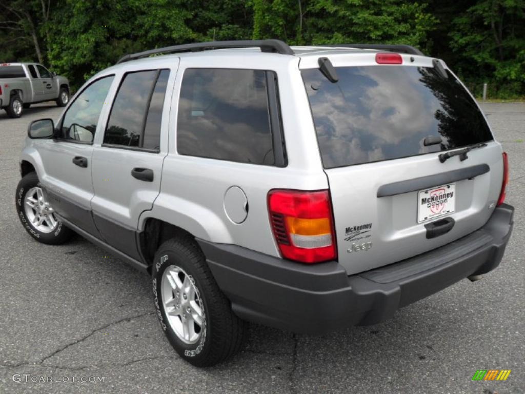 2004 Grand Cherokee Laredo - Bright Silver Metallic / Dark Slate Gray photo #2