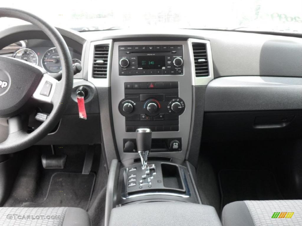 2008 Grand Cherokee Laredo - Bright Silver Metallic / Dark Slate Gray photo #15