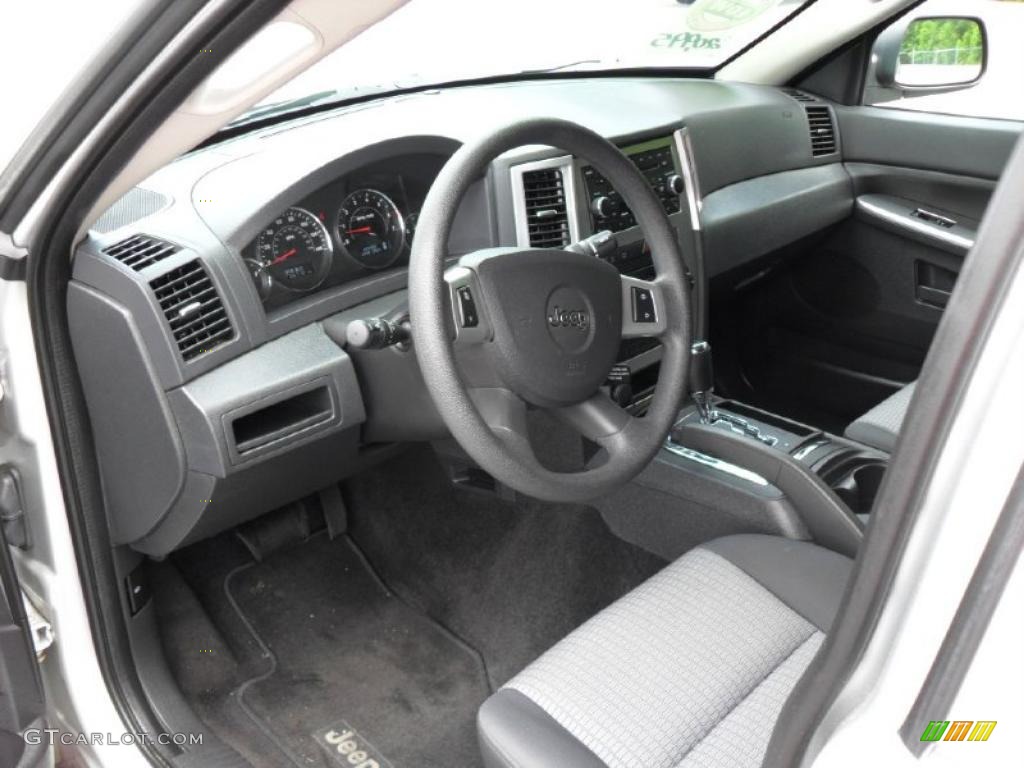 2008 Grand Cherokee Laredo - Bright Silver Metallic / Dark Slate Gray photo #25